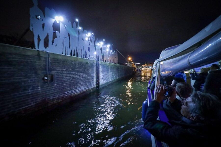 Amsterdam: Winter Booze Cruise With Light Festival Teaser - Good To Know