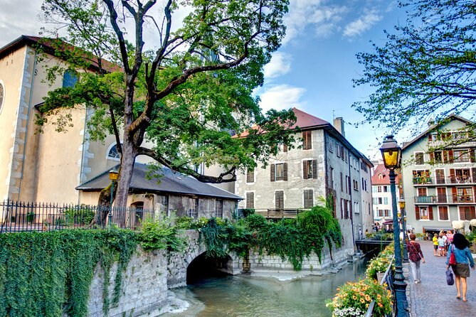 Annecy Scavenger Hunt and Best Landmarks Self-Guided Tour - Good To Know