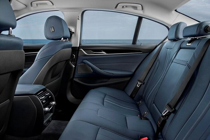 Arrival Private Transfer From Dubai Airport DXB to Dubai City by Car or SUV - Good To Know