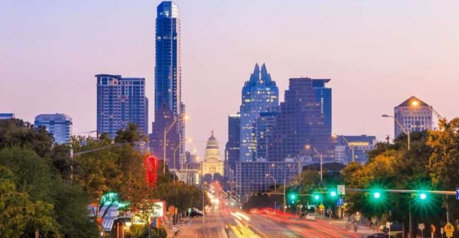 Austin: Romantic Walking Tour for European Tourists