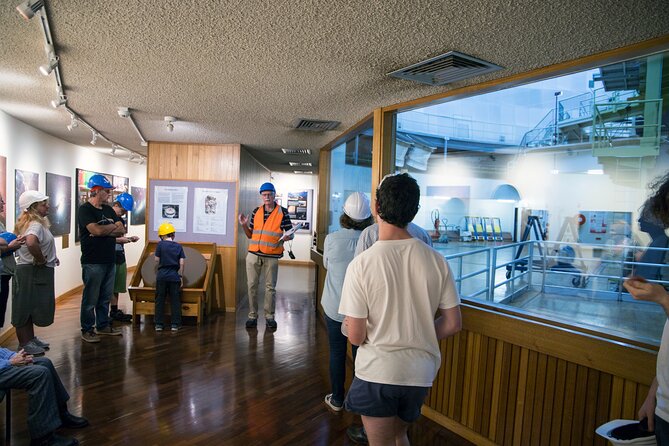 Australias Largest Telescope: A Self-Guided Tour of Siding Spring Observatory