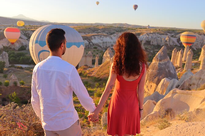 Balloon Chasing Photo Tour at Sunrise in Cappadocia