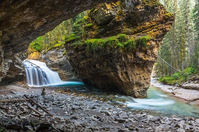 Banff, Lake Louise & Johnston Canyon Winter Wonderland Tour