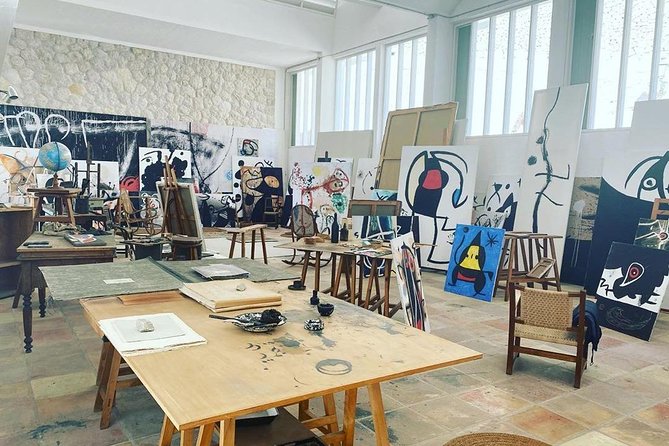 Barcelona Private Family Tour : Montjuïc, Fundació Miró & Parks (All Included) - Tour Highlights