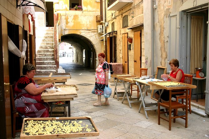 Bari Walking Tour in Small Group