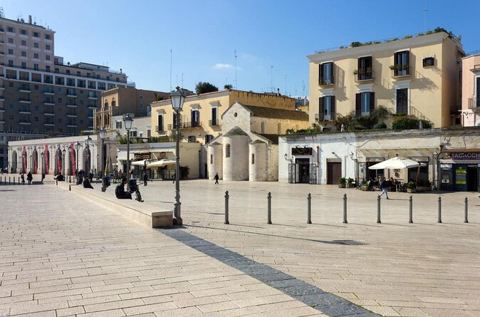 Bari Walking Tour With Pasta Experience