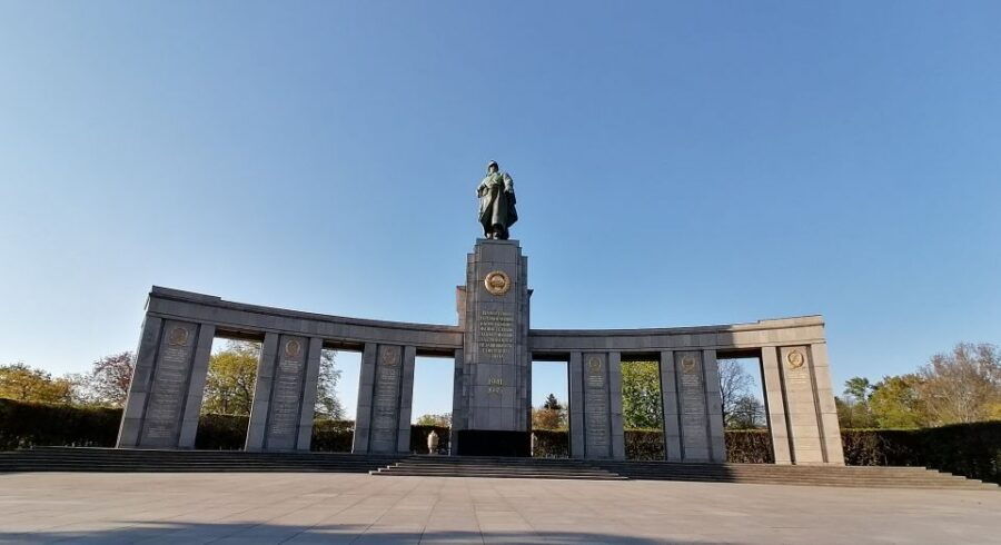 Battle of Berlin: Full Day Private Historic Black Van Tour - Good To Know
