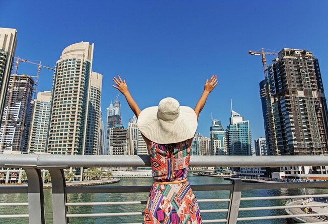 Beautiful Dhow Cruise in Dubai Marina With International Buffet With Live Shows