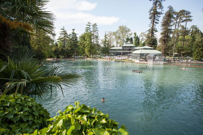 Best Shopping Tours In Lake Garda