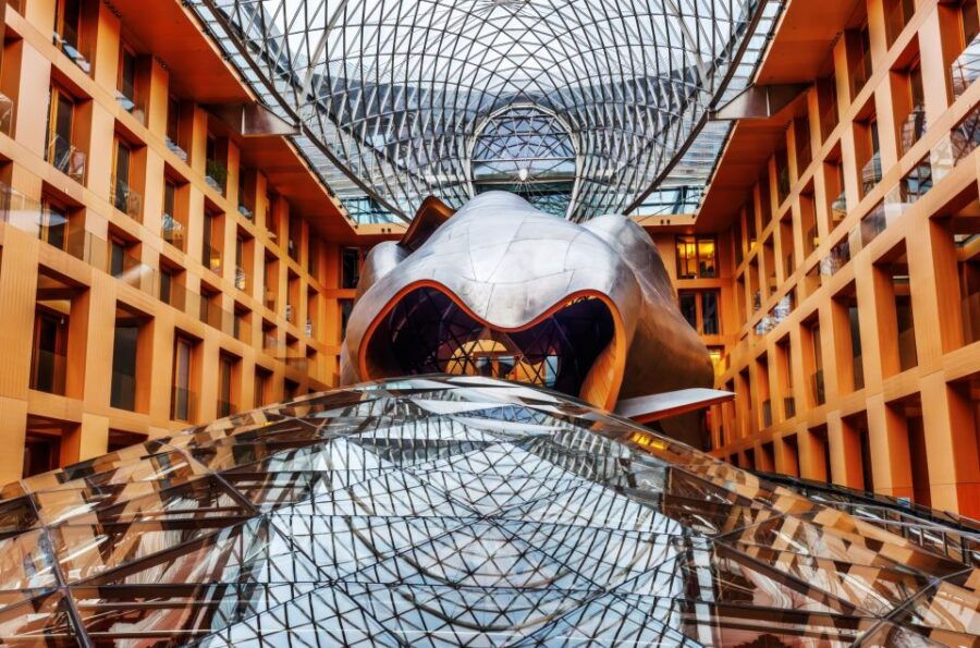 Berlin: Architectural Highlights Private Black Van Tour - Good To Know