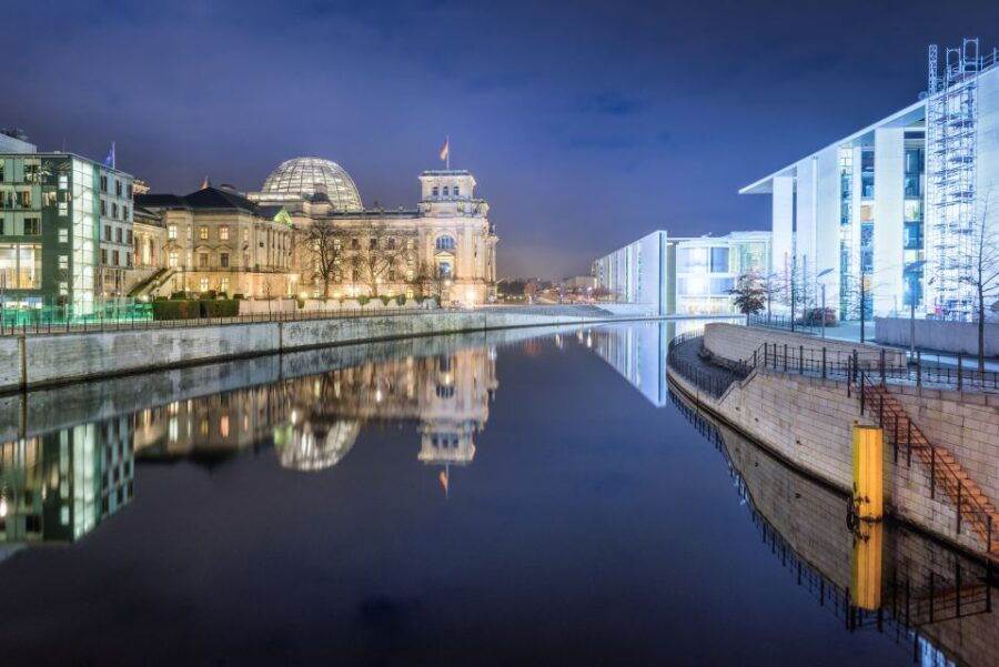 Berlin: Government District Evening Walking Tour - Good To Know