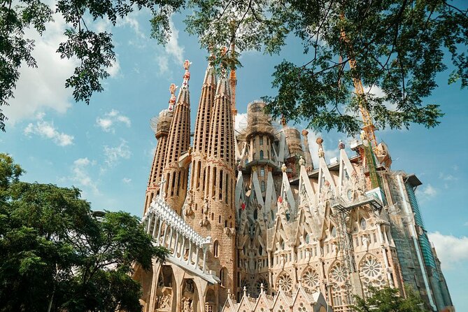 Best of Barcelona: Sagrada Familia & Old Town Tour With Pick-Up - Good To Know