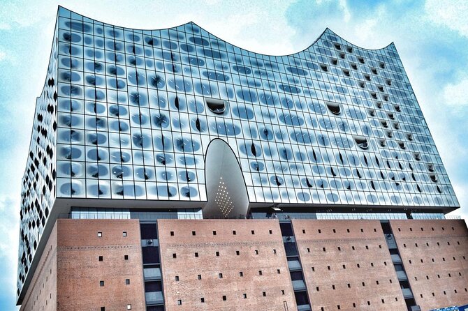 Bike Tour Hamburg City - Tradition and Modernity - Elbphilharmonie (min.4)
