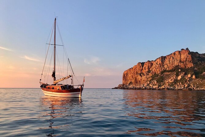 Boat Tour in Mondello Bay in Sicily