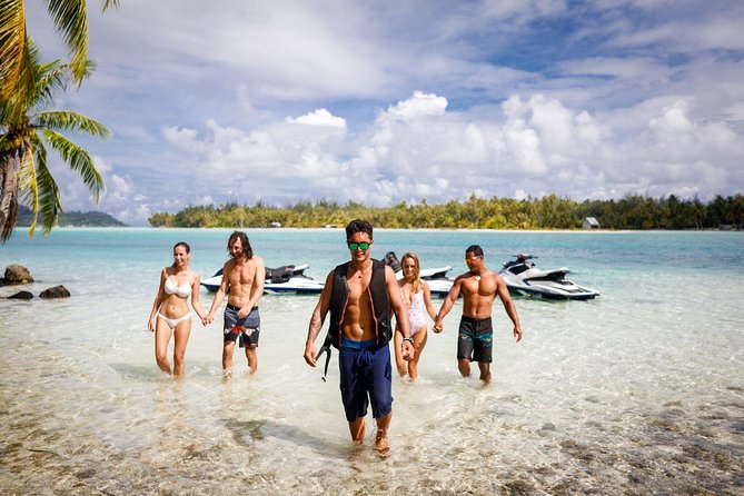 Bora Bora 4WD Tour Including Lunch at Lucky House & Jet Ski Tour