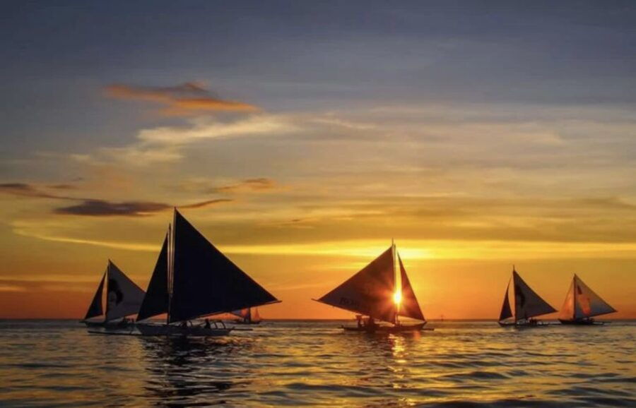 Boracay: Sunset Paraw Sailing With Photos