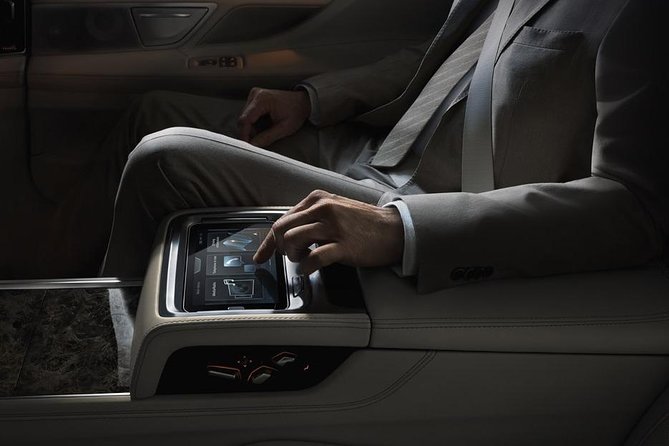 Bordeaux to Airport Private Transfer in Premium Class