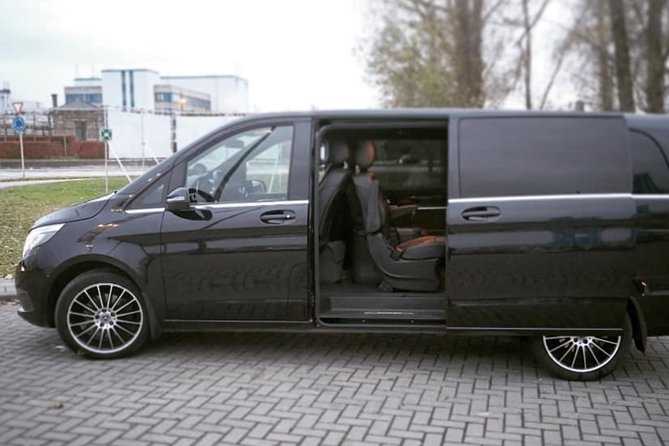 Brussels Airport Shuttle Transfer - Disneyland Paris (1 to 8 PLACES)