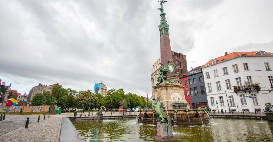Brussels: Guided Walking Tour With a Local