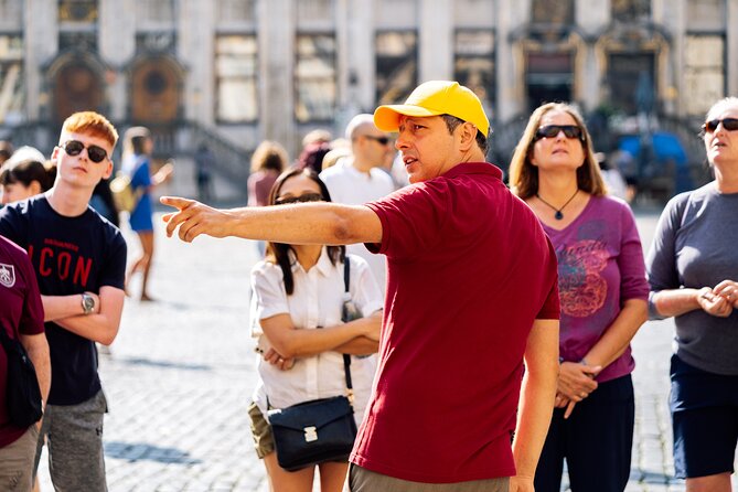 Brussels: Historical Walking Tour With Chocolate & Waffle Tasting