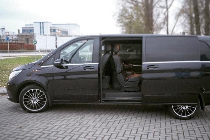 Brussels Shuttle Transfer – Disneyland Paris (1 to 8 SEATS)