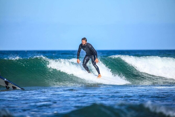 Capifórnia Surf Experience - Lisbon - Surfing in Costa Da Caparica