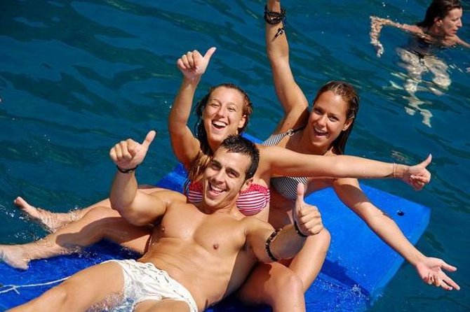 Catamaran Party Tour For Young People - Good To Know