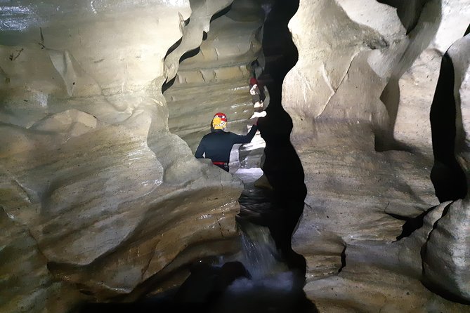 Cave Stream & Castle Hill/Kura Tawhiti Guided Tour From Christchurch
