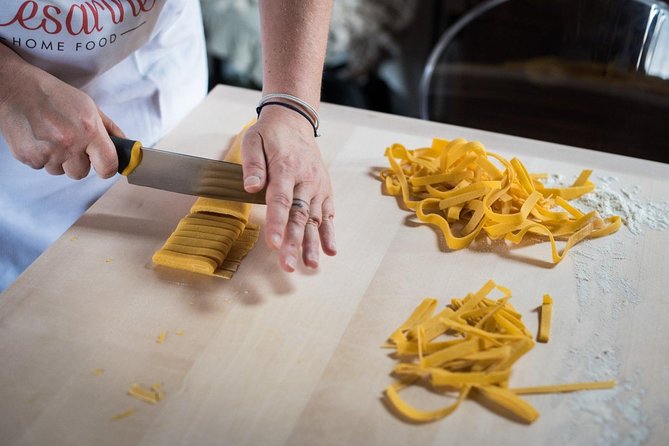 Cesarine: Small Group Pasta and Tiramisu Class in Naples