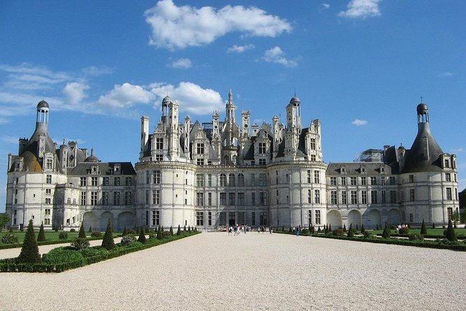 Chambord Castle: Private Guided Walking Tour - Good To Know