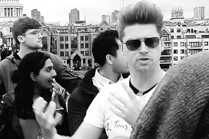 Change of the Guard Royal Walk & Photo Oportunities - Good To Know