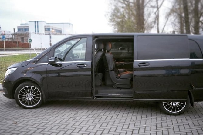 Charleroi Airport Shuttle Transfer - Disneyland Paris (1 to 8 PLACES)