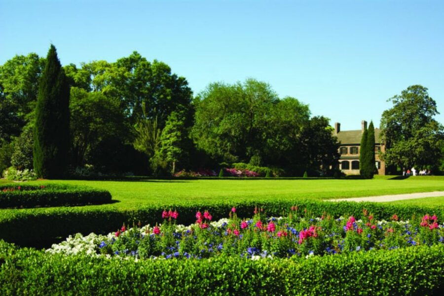 Charleston: Middleton Place Excursion & Low Country Cuisine