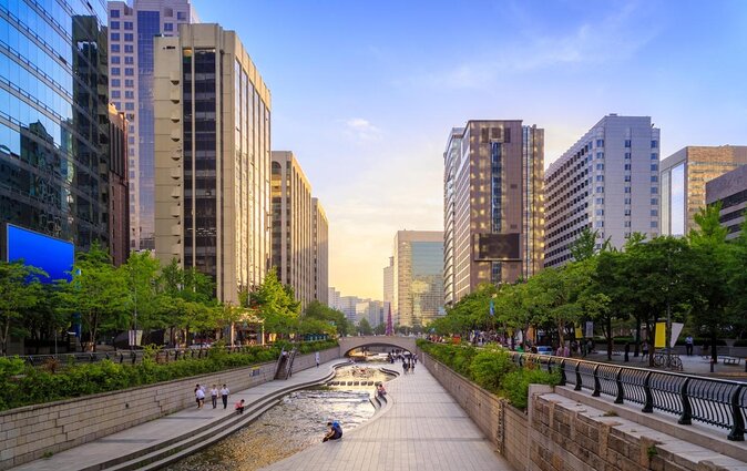 Cheonggyecheon Night Walk Tour With Korean Young Locals - Good To Know