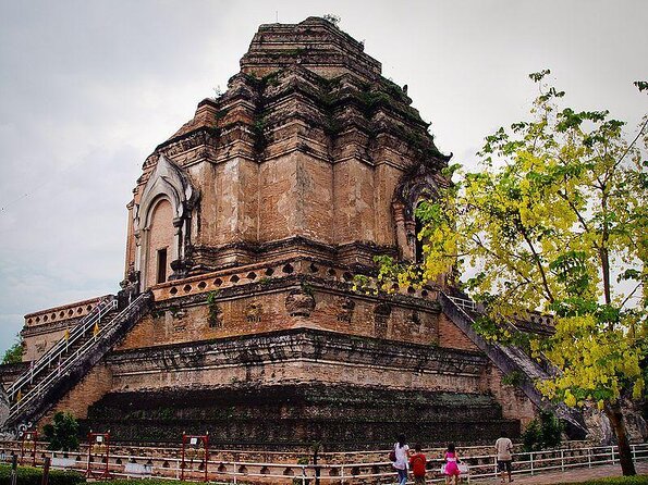 Chiang Mai Temples & City History Trip – Half Day Private Tour