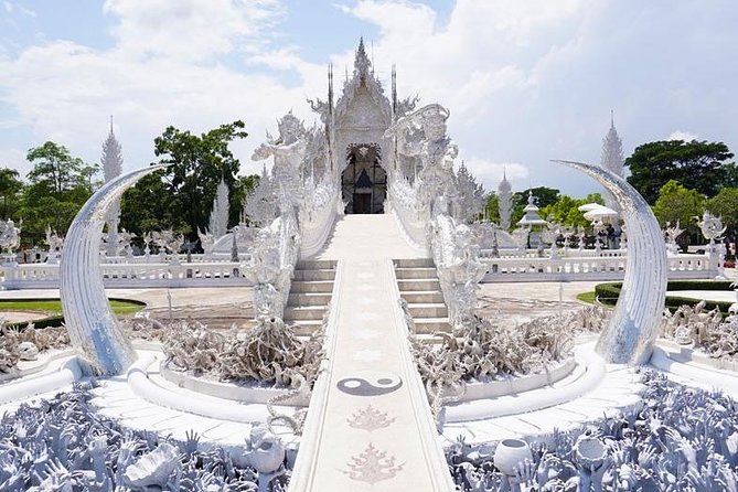 Chiang Rai White and Black and Blue Temple - Good To Know