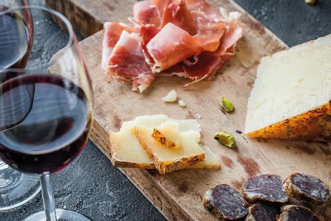 Chianti and Castle Small Group Tour From San Gimignano