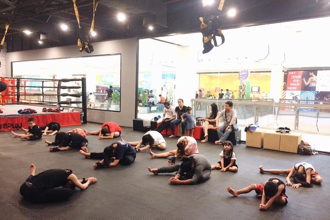 Climax Muay Thai Group Training at Gumpun, Khon Kaen - Group Size Limitations