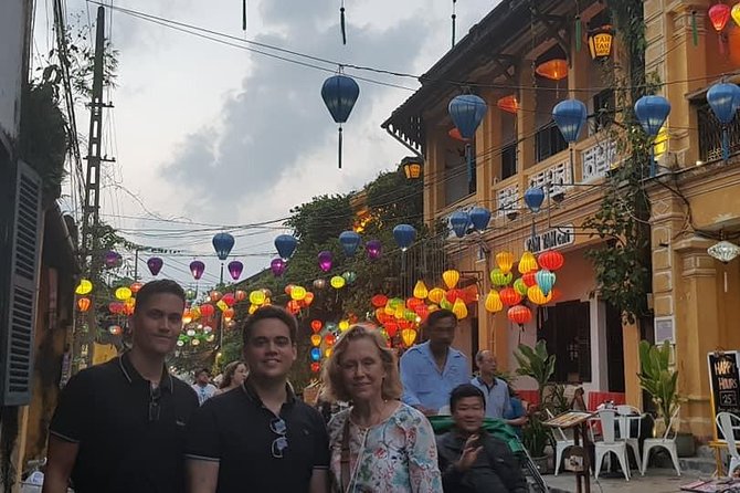 Colourful Evening Hoi An, Walking Tour, Boat Ride With Lanterns, Night Market - Hoi An Walking Tour: Exploring the Colorful Streets