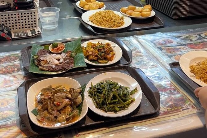 Cook and Eat Like a Local in Singapore