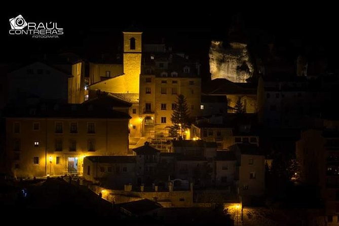 Cuenca Nighttime Group Sightseeing Tour in Historical Center