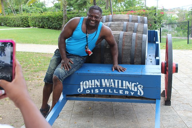 Customizable Half a Day Private Bus Tour in the Bahamas