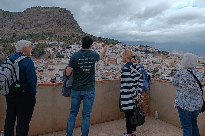 Day Trip From Malaga: White Washed Town, Vineyard & Wine Tasting - Explore a Charming White Washed Town