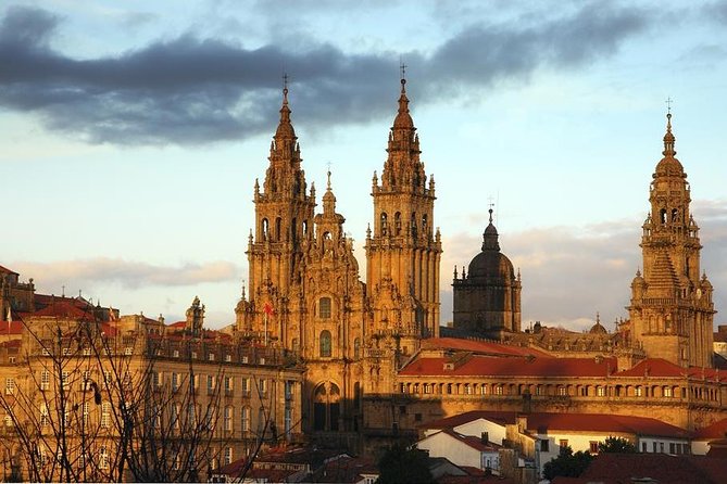 Day Trip: Santiago De Compostela and Valença Do Minho Day Trip With Lunch - Overview and Itinerary