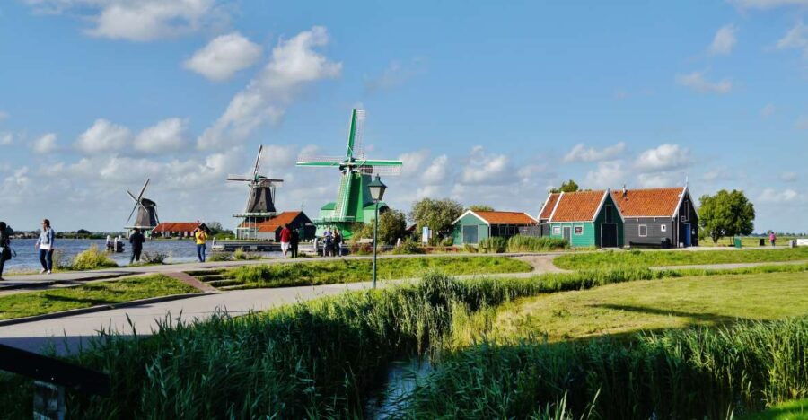 Day Trip to Zaanse Schans, Dutch Countryside and Cheesefarm - Good To Know