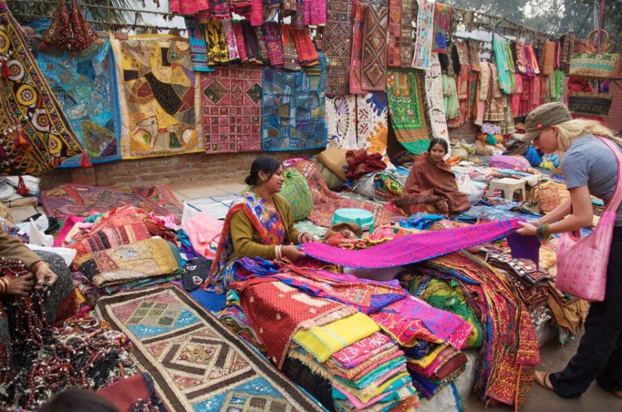 Delhi: Half Day Shopping Tour With Private Guide & Transfer - Good To Know