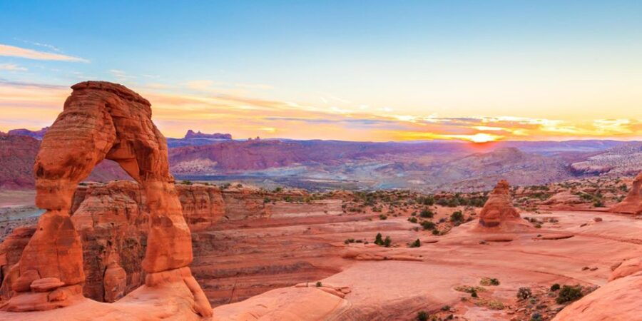 Delicate Arch: Arches National Park Private Hiking Tour