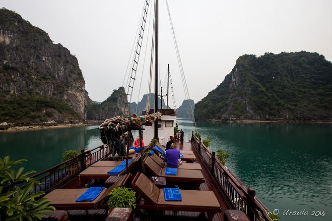 Deluxe Halong Bay 6 Hours Cruise To Visit Surprising Cave And Titop Island - Overview of Halong Bays Natural Attractions