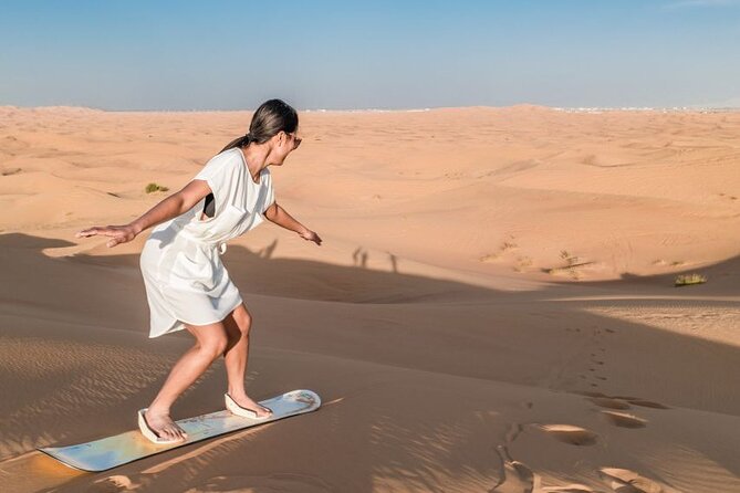 Desert Safari in Dubai With Buffet Dinner and Desert Activities