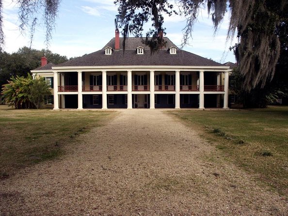 Destrehan Plantation and Large Airboat Tour Combo From New Orleans